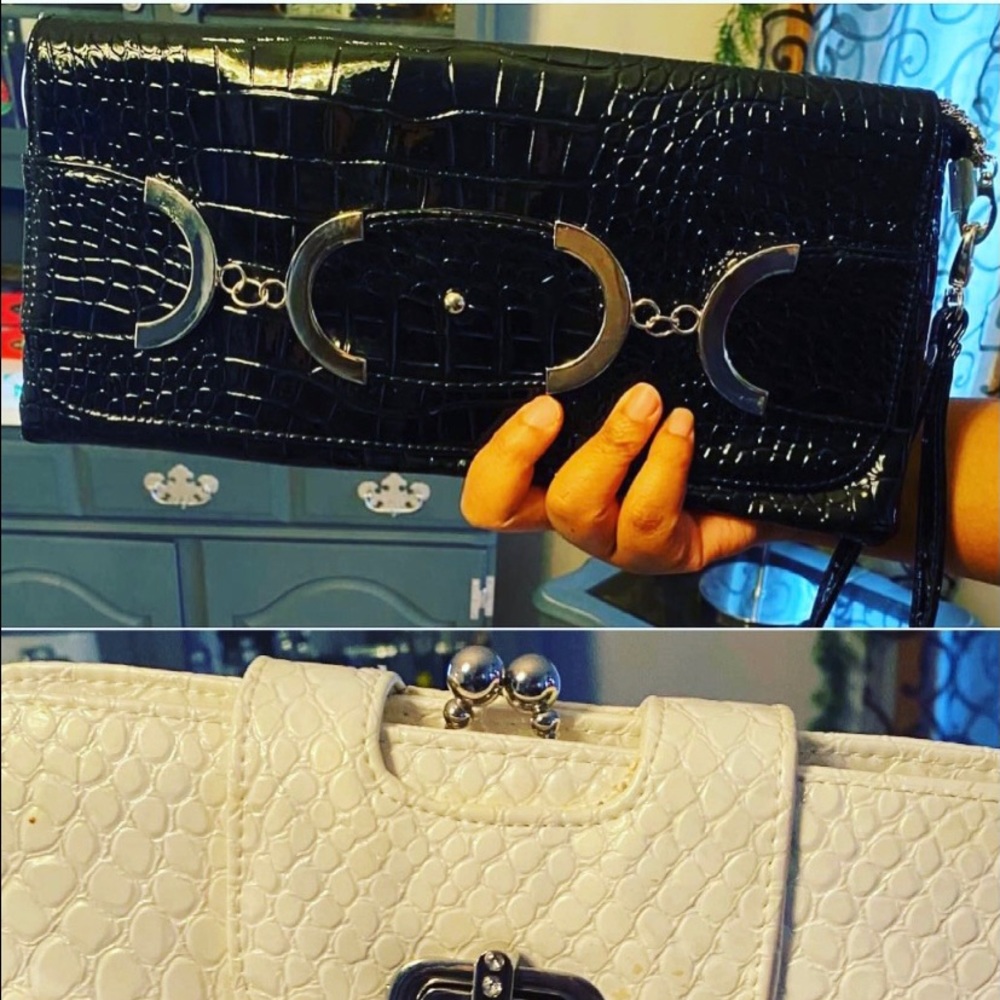 LADIES CLUTCHES